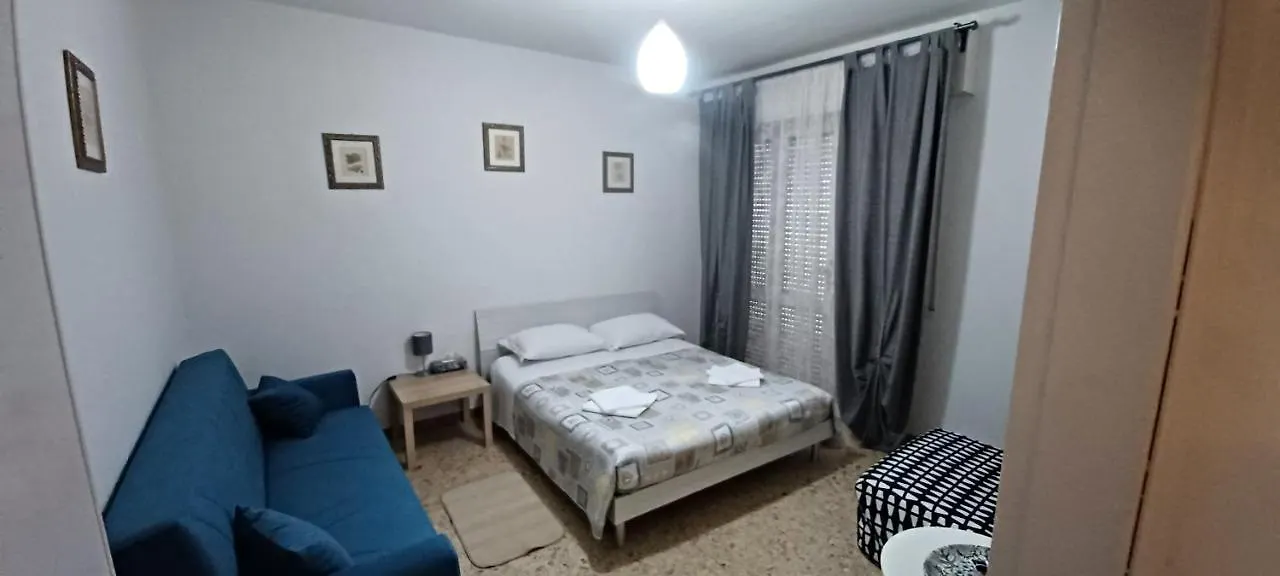 Sleep&Go Airlines Pisa Hotel Guest house